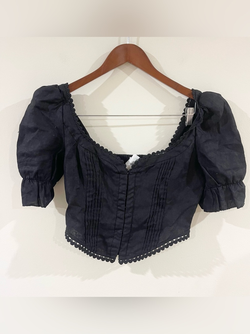Reformation Simmie Linen Black Puff Sleeve Crop Top with Scalloped Trim size 8